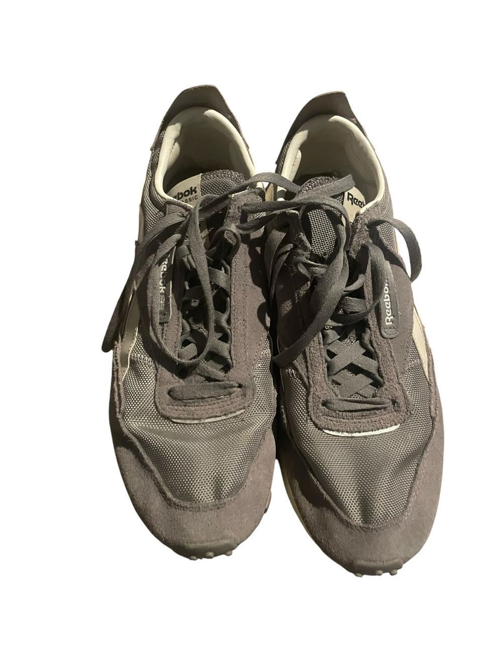 Reebok Men’s Classic Gray Running Sneakers like new size 10.5 see pics
